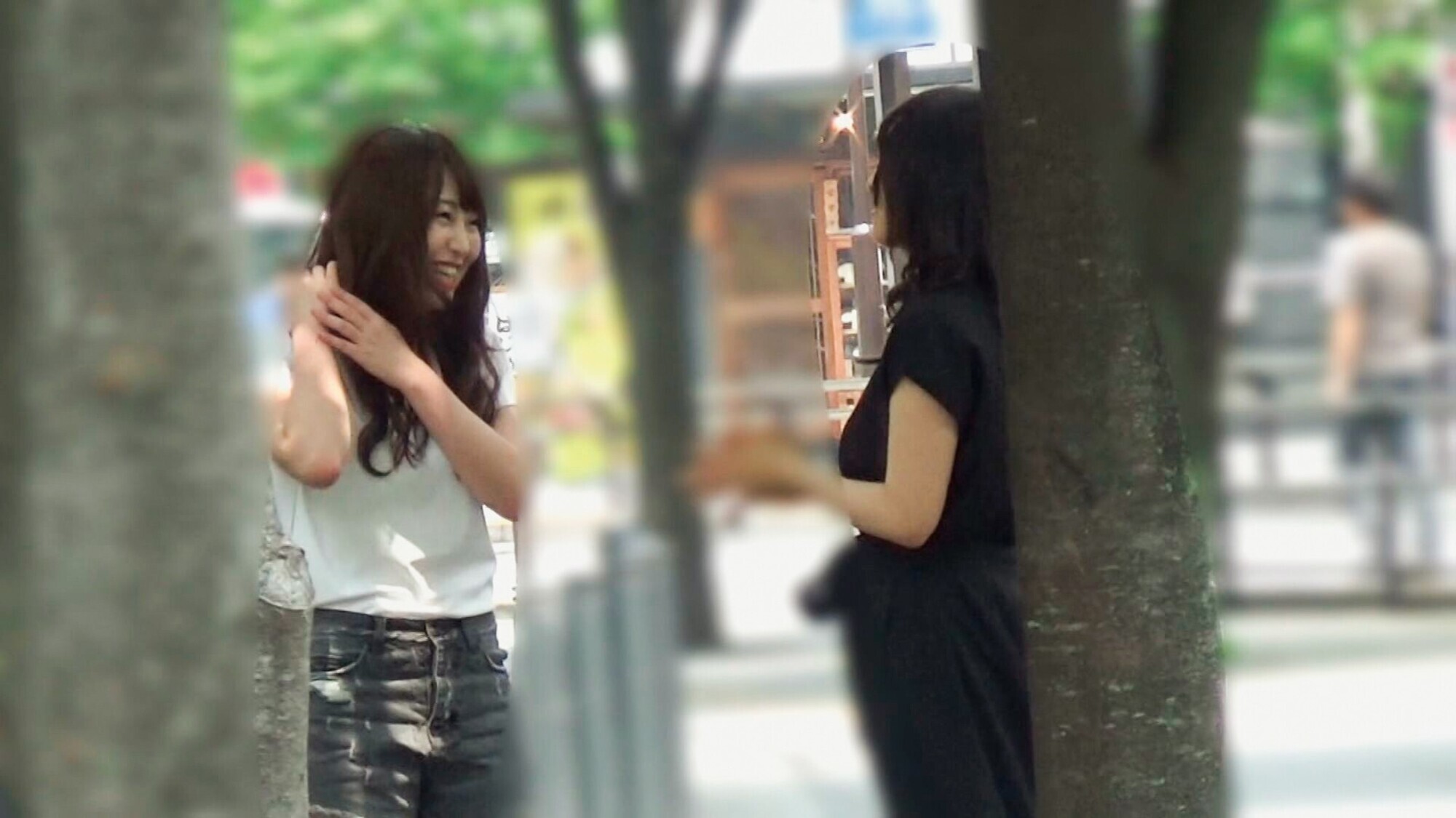 「ねぇワタシとレズしてみない!?キレイなおねえさんが街で暇そうにしている女の子をレズナンパ!その場でお持ち帰り濃厚レズプレイで素人女子を堕とす!!」のサンプル画像2枚目
