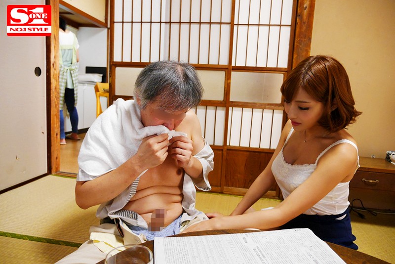 「明日花キララのNTR寝取り作品|巨乳スレンダー美女が人妻の夫を誘惑する衝撃映像」のサンプル画像7枚目