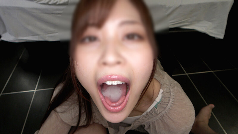 「【素人美少女】フェラ・イラマチオでごっくんまで！エロかわ女子のパパ活お小遣い稼ぎ体験」のサンプル画像16枚目