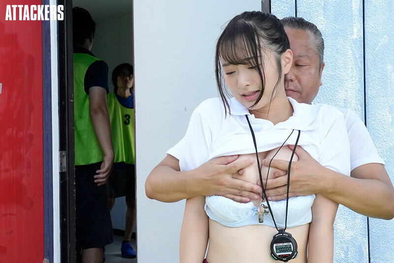 「花守夏歩が制服女子校生マネージャー役で魅せるNTR寝取られ作品|顧問との禁断の関係」のサンプル画像6枚目