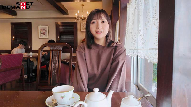 「【父親公認 実家で初撮り】元テレビマンの父と二人三脚AV出演 おじ好き オナニー週5 イラマも応じるピュアっ娘 竹内咲奈 18歳」のサムネイル