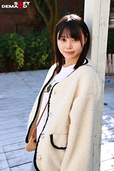 「高星なぎさ 中出し解禁！黒髪美少女の巨乳が揺れる初体験で絶頂【18歳デビュー】」のサムネイル
