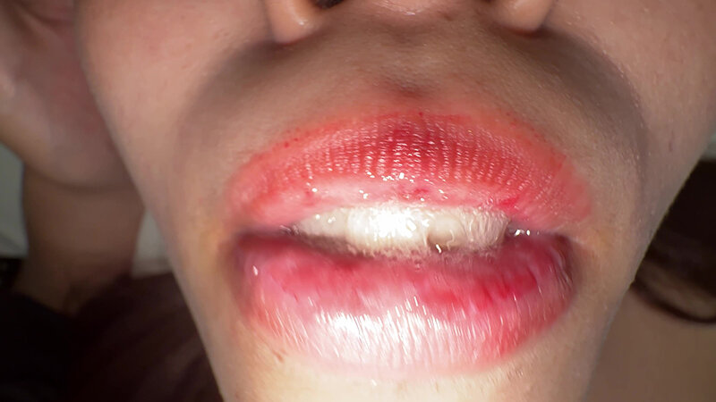 「【水月みお】美人お姉さんを街角ナンパ!素人風の甘いキスとドキドキ密着撮影」のサンプル画像11枚目