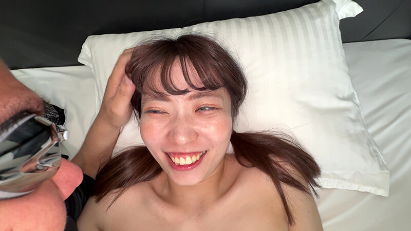 「【水月みお】美人お姉さんを街角ナンパ!素人風の甘いキスとドキドキ密着撮影」のサンプル画像6枚目