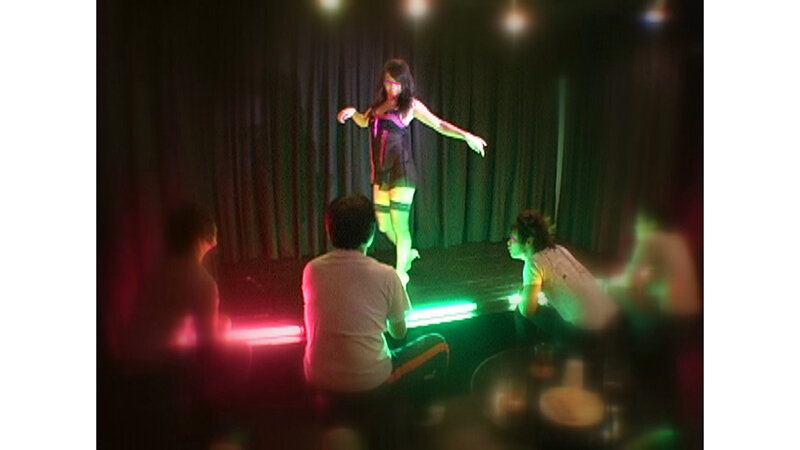 「キャバ嬢の秘密を盗撮！風俗嬢の個室密会をのぞき見する舞台裏映像【素人流出】」のサンプル画像11枚目