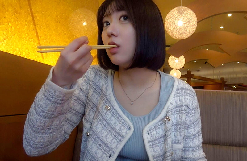 「美少女キャバ嬢・梓まりのが出勤前にハメ撮り中出し許可！美乳美脚の23歳風俗嬢と濃厚プレイ」のサムネイル