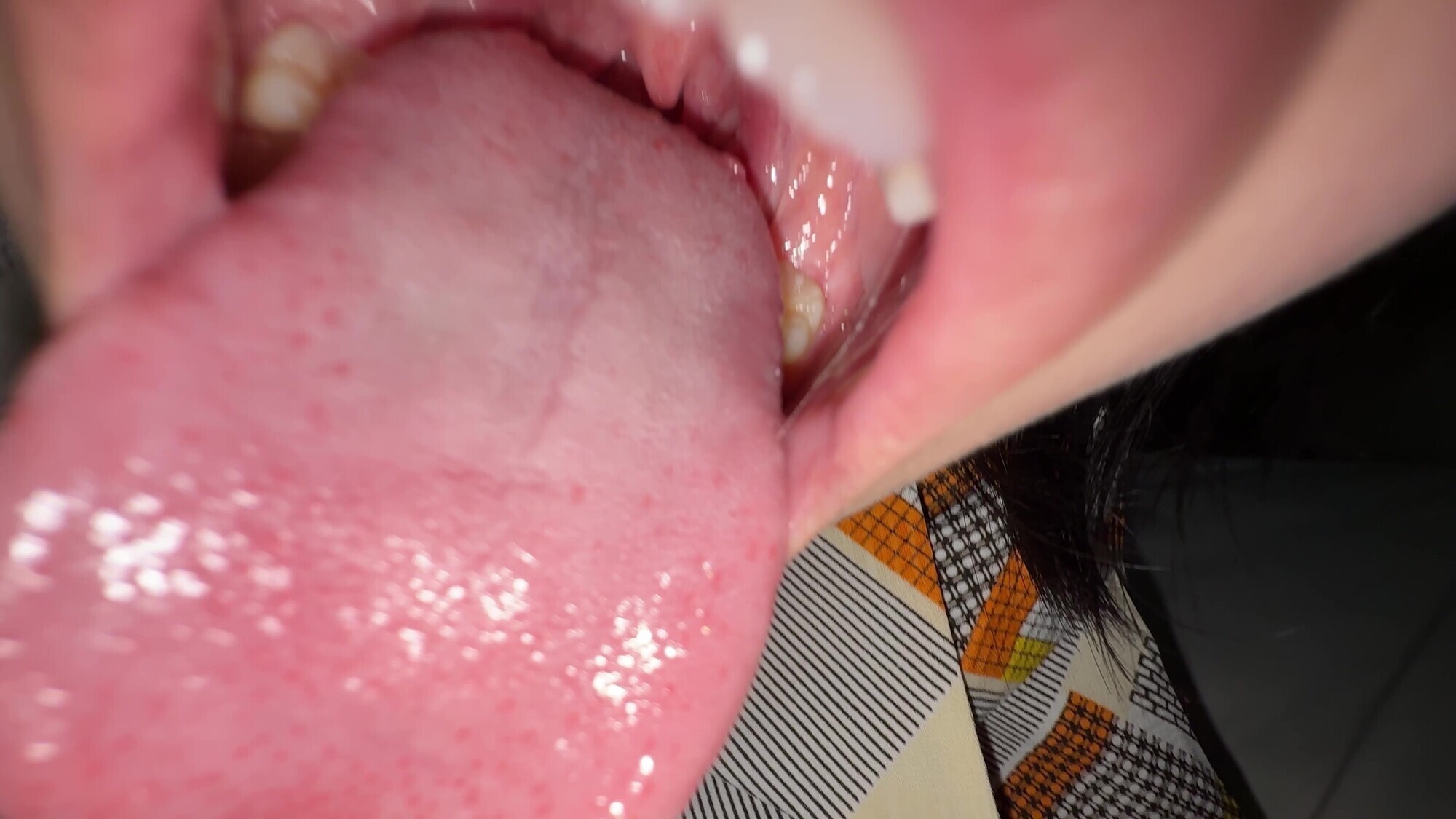 「【個人撮影】加護まりの暗い部屋で鼻●●＆手コキ」のサンプル画像20枚目