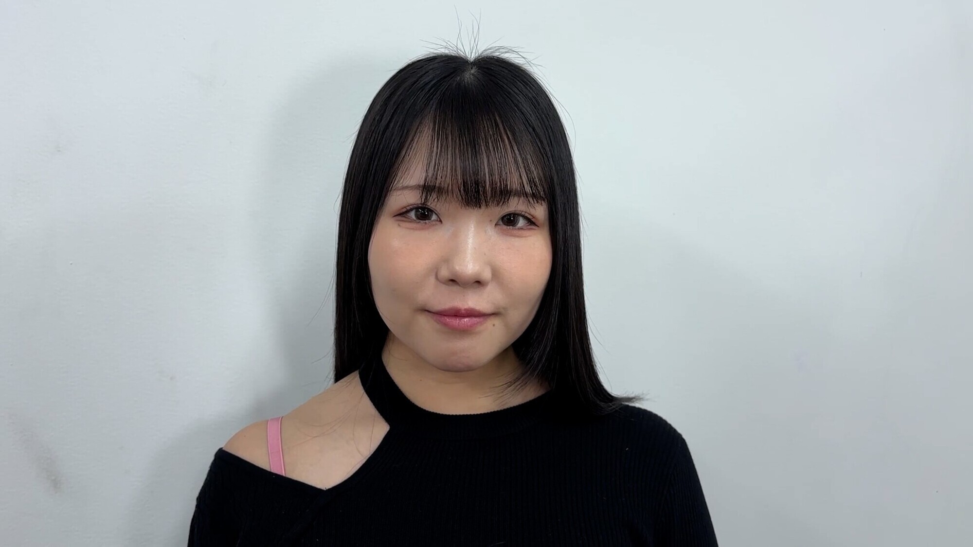 「長い舌!みすずちゃんの口内観察」のサムネイル