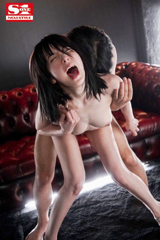 「四宮ありすの濃厚キス・接吻シーン集｜美乳スレンダー美少女が魅せる情熱的オーガズム」のサンプル画像10枚目