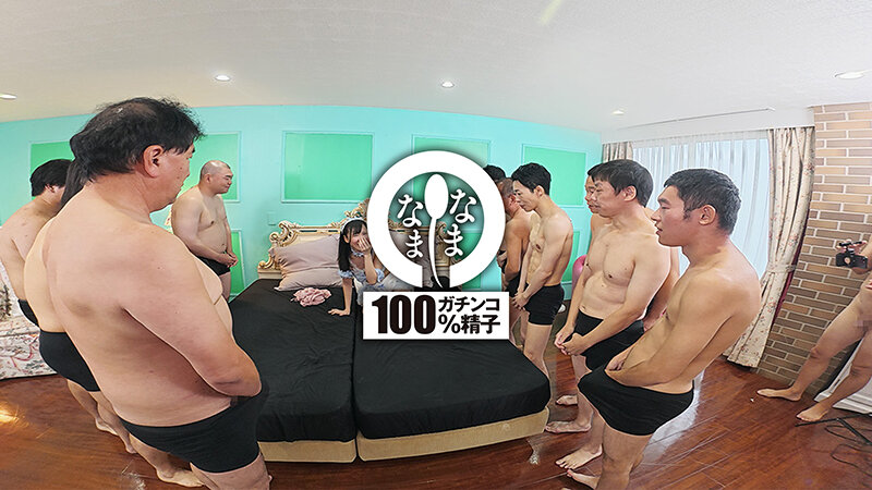 「ゆうきすず 小柄パイパン美少女が乱交3P4Pで中出し15発！コスプレ姿で笑顔のご奉仕プレイ」のサンプル画像9枚目