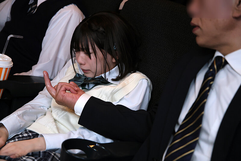 「【パイパン】小柄なミニ系美少女が激しい指責めで大量潮吹き絶頂!敏感ボディ開発映像」のサンプル画像6枚目