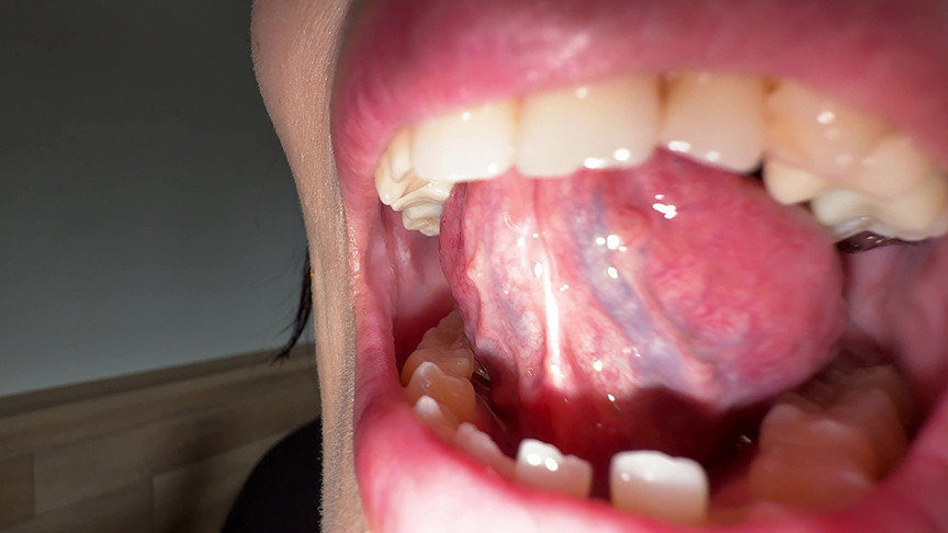 「【玉城夏帆】舌ブラシで舌苔採取フェチプレイ｜唾液・口腔フェチ好き必見の個人撮影動画」のサンプル画像4枚目