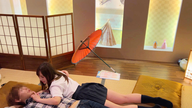 「【盗撮】No.1巨乳ギャル女子校生のマッサージ店での秘密映像【のぞき】」のサンプル画像2枚目