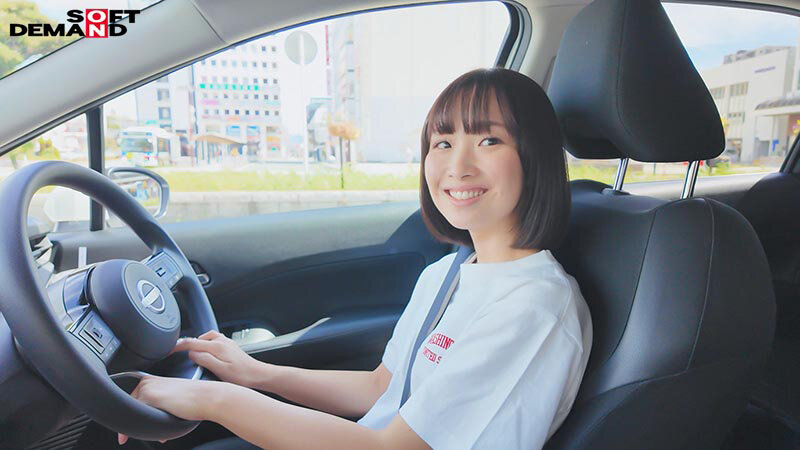 「【石川くるみ】小柄な美少女素人がイラマチオで涙目に！敏感ボディの現役保育士が初撮りで乱れる」のサンプル画像3枚目