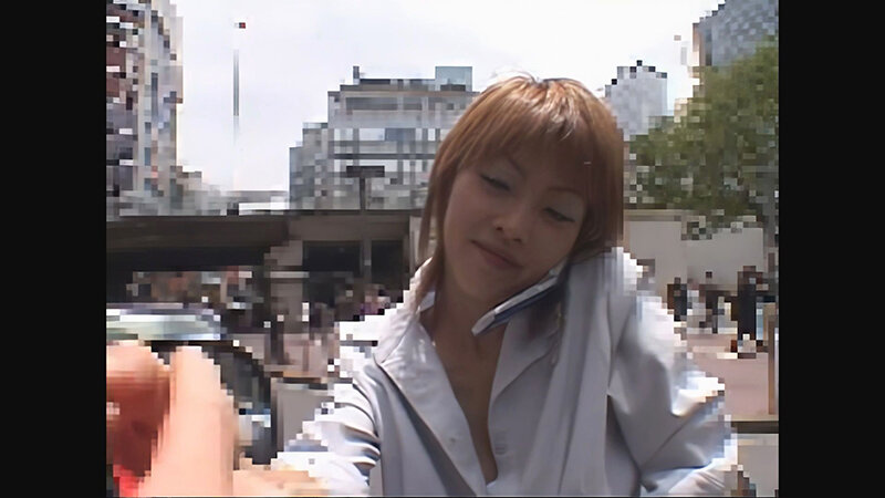 「桜田さくら（松井さくら）が魅せる大胆野外露出プレイ｜都会で羞恥体験するAV女優の挑戦」のサンプル画像11枚目