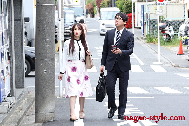 「二羽紗愛のNTR作品｜巨乳人妻が上司の前でヌードモデルに！寝取られ好き必見」のサンプル画像10枚目