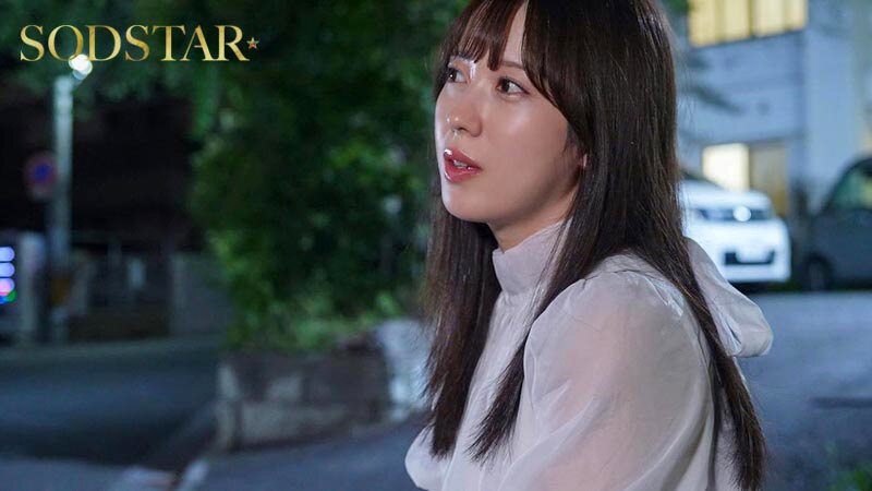 「小湊よつ葉が新人ナースに扮し3P・4Pで中出し即ハメ！透明愛液が溢れる本気の看護プレイ」のサンプル画像7枚目