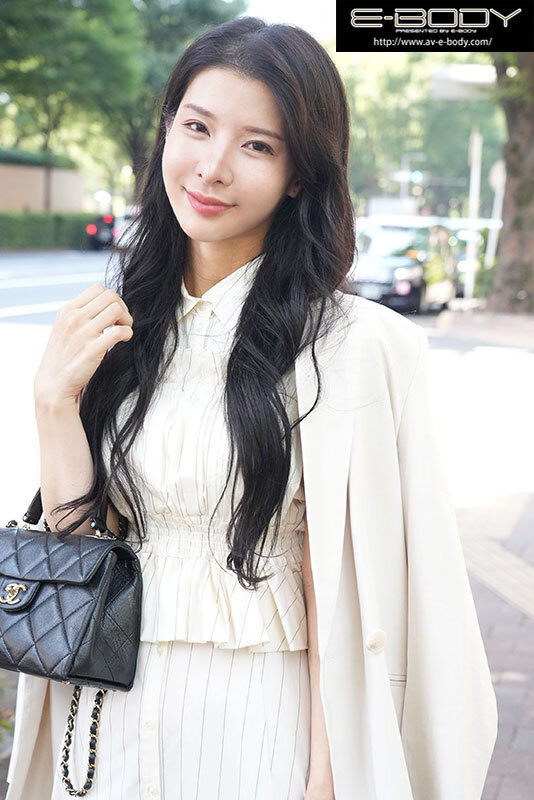 「東雲つばき 巨乳お姉さんがフェラ＆ハメ撮りで魅せる！アジアンモデルの衝撃AVデビュー作品」のサンプル画像2枚目