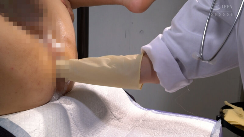 「ワイセツ女医Miiのアナル・フィスト治療でM男調教！SMクリニックの非正統的プレイ」のサンプル画像10枚目