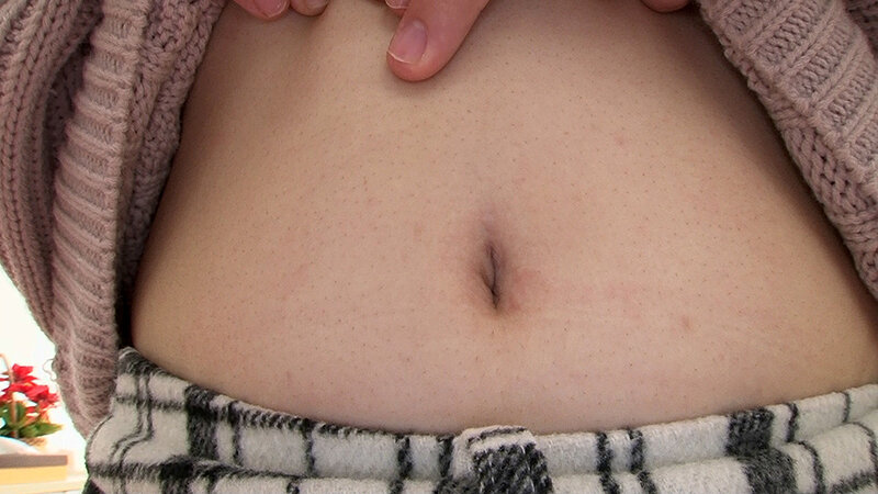 「【素人】女子13人のへそ観察レポート｜フェチ好き必見のへそ穴じっくり鑑賞映像」のサンプル画像6枚目