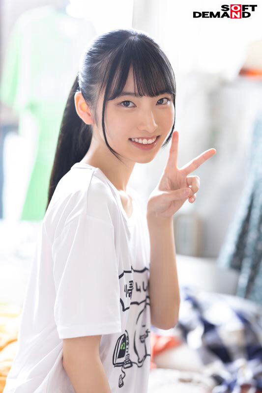 「鳥羽いく 貧乳スレンダー美少女が自宅で顔射デビュー！元引きこもり絵師の1泊2日密着撮影」のサンプル画像19枚目