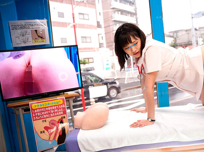 「【素人ナース】マジックミラー号でナンパされた現役看護師がアナル責めで初体験の快感に溺れ中出しされる」のサンプル画像11枚目