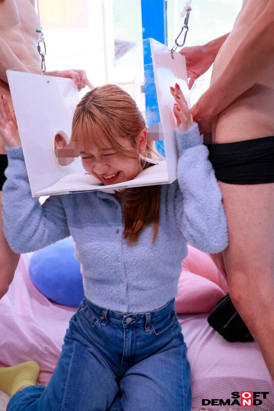 「【素人ナンパ】ウブな美少女女子大生がフリーズチャレンジで恥ずかしいイタズラに耐える姿が可愛すぎる」のサンプル画像17枚目