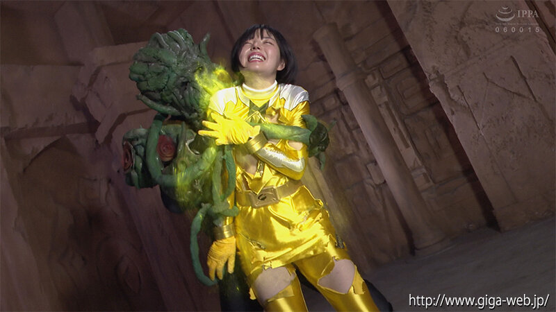 「市井結夏が魅せる女戦士ヒロインピンチ！アミー・レイジャー＆牙翼りん緊迫の戦闘シーン」のサンプル画像6枚目