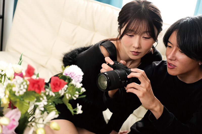 「大槻ひびきのフェラが凄い！巨乳パイパン熟女の濃厚テクニックに悶絶必至」のサンプル画像6枚目