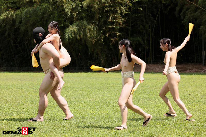 「皆月ひかる・南日菜乃・月乃あやの小柄痴女が罵倒責め！M男を中出しでシゴく過激稽古」のサンプル画像6枚目