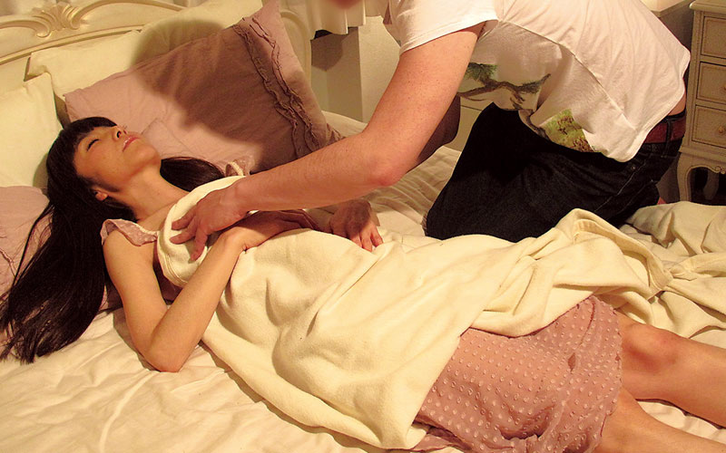 「白鳥るり・矢吹涼華ら6人が魅せる禁断の近親相姦ドラマ180分【母と息子の秘密】」のサンプル画像7枚目