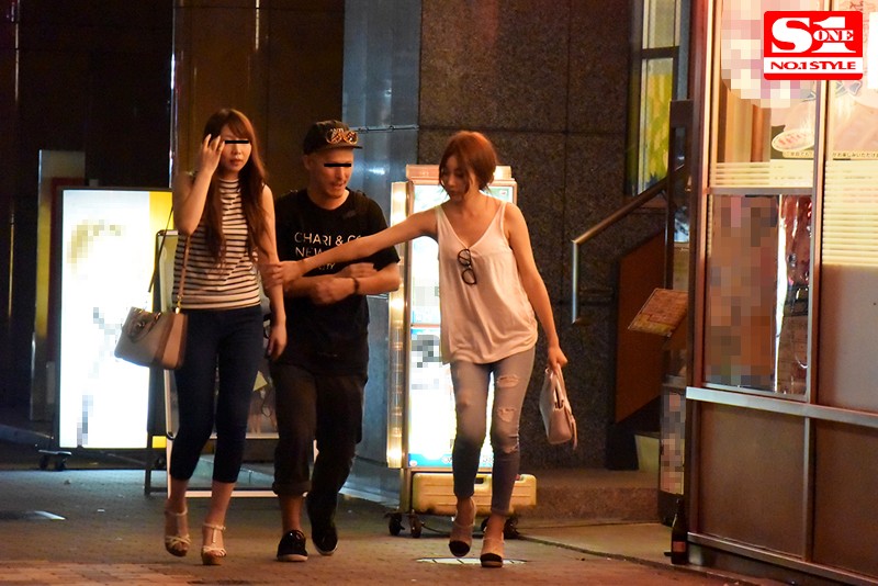 「明日花キララの盗撮ドキュメント｜巨乳セクシー女優がナンパ師に口説かれる衝撃映像」のサンプル画像1枚目