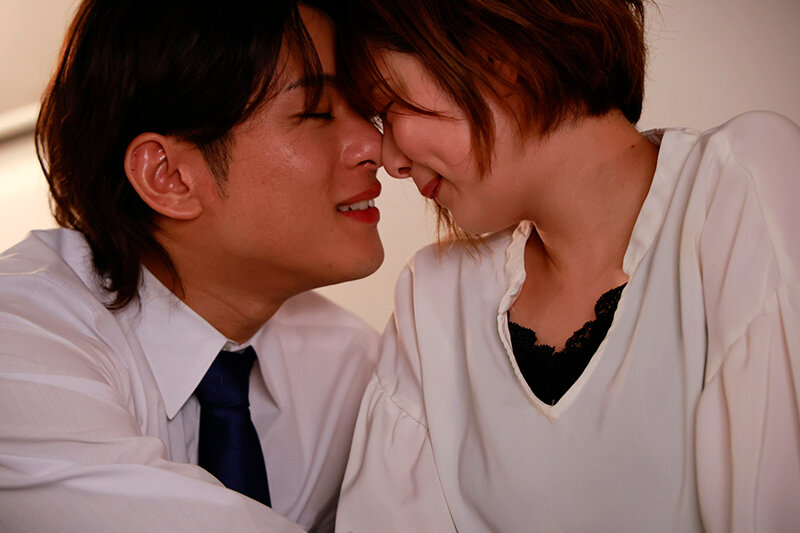 「豊岡さつきがカップルで魅せる濃厚スキンシップ|デカチン巨根との甘い密着レッスン」のサンプル画像9枚目