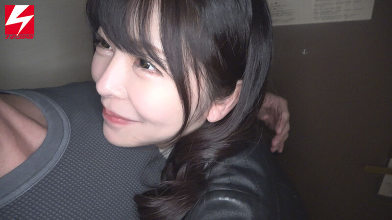 「ひな 8頭身スレンダーギャルが再びハメ撮り出演！美乳ボディに中出しで絶頂する姿が必見」のサンプル画像1枚目