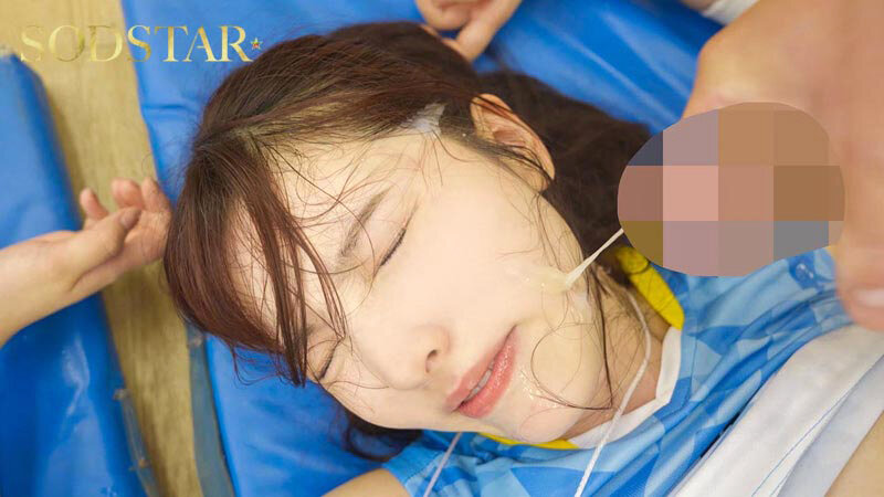 「彩月七緒が巨乳を揺らして3P・4P中出し体験！美人顧問が部員たちに徹底奉仕する衝撃展開」のサンプル画像19枚目