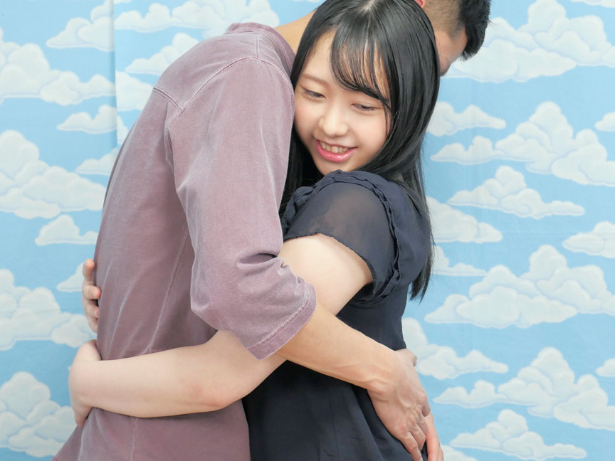 「【素人お姉さん】新宿で出会った優しいOLが童貞くんの筆おろしをお手伝い【素股からの挿入】」のサンプル画像3枚目