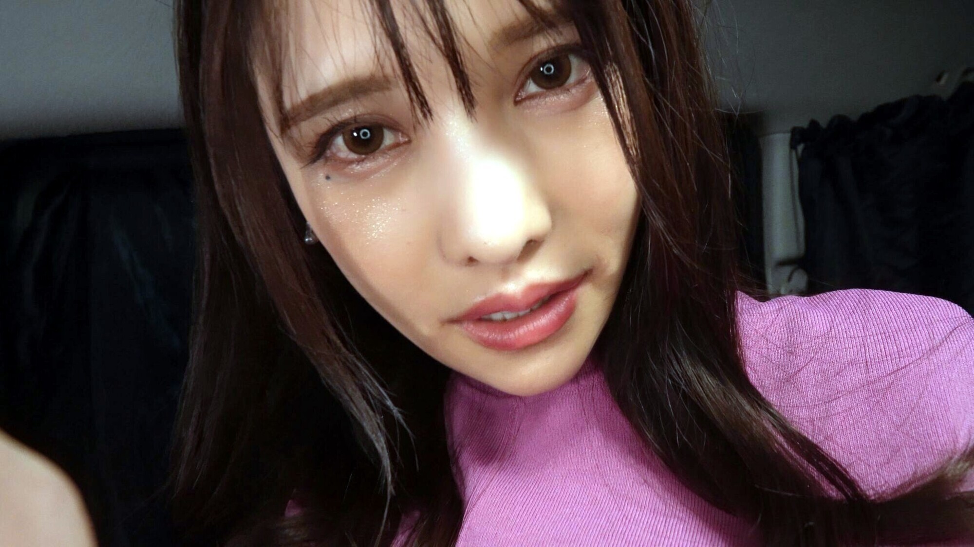 「「私を目で壊してっ！」本能がバグる自撮り淫乱妻オナニー 花衣つばき」のサンプル画像1枚目