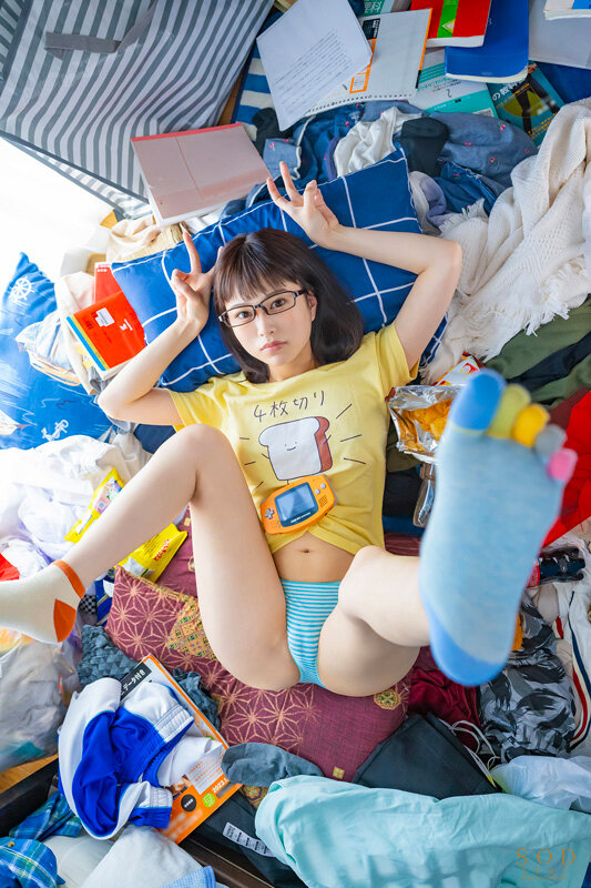 「天宮花南が魅せる禁断の近親相姦プレイ！隠れ巨乳の痴女お姉さんとの刺激的な関係」のサンプル画像2枚目