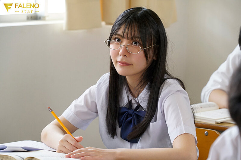「美咲そのか 巨乳女子校生の極上パイズリ！地味系美少女が魅せる成長したバストの誘惑」のサムネイル