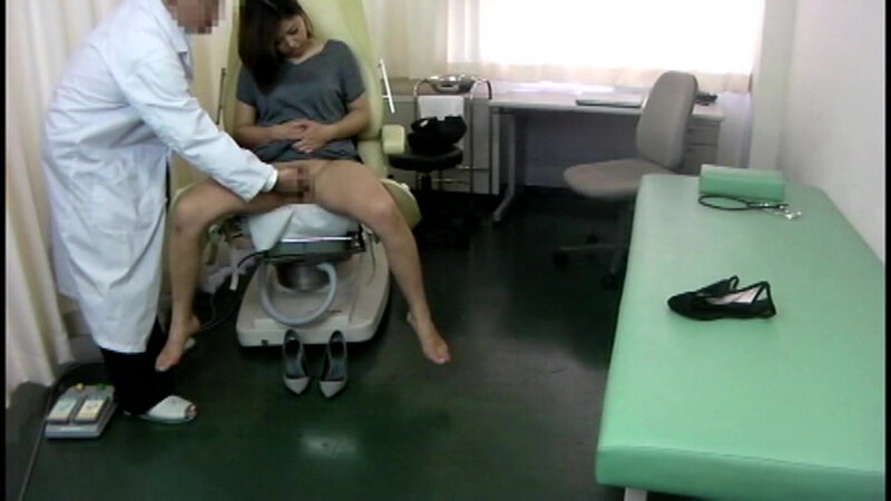 「【素人女性多数】産婦人科診察室の羞恥盗撮映像コレクション｜リアルのぞき系ドキュメント」のサンプル画像2枚目