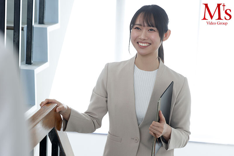 「三池小春が魅せる変態女教師の放課後SM調教！中出し＆イラマチオで乱れる美人教師の秘密」のサムネイル