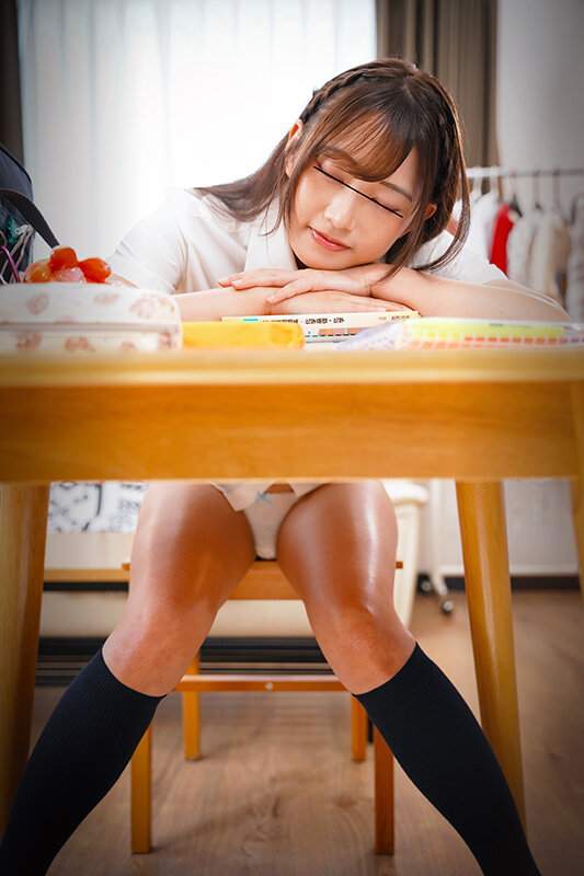 「【パイパン美乳】家庭教師が教え子に中出し＆潮吹きさせる禁断の寝取り映像」のサンプル画像1枚目