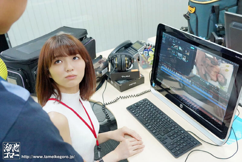 「倉本すみれ 人妻がAD応募からNTR中出しAVデビュー！潮吹き絶頂の衝撃作」のサンプル画像2枚目