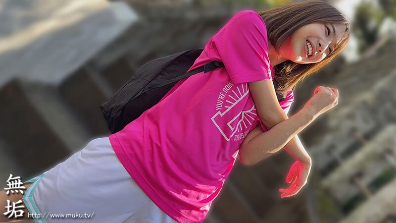 「【素人カップル】汗だく運動部美少女と放尿お漏らし中出しSEX!部活帰り即ハメBEST」のサンプル画像5枚目