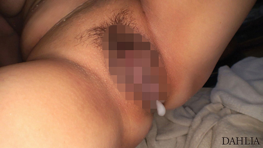 「欲求不満の巨乳人妻と温泉旅行でハメ狂う 中出しW不倫性交 水彩あき」のサンプル画像7枚目