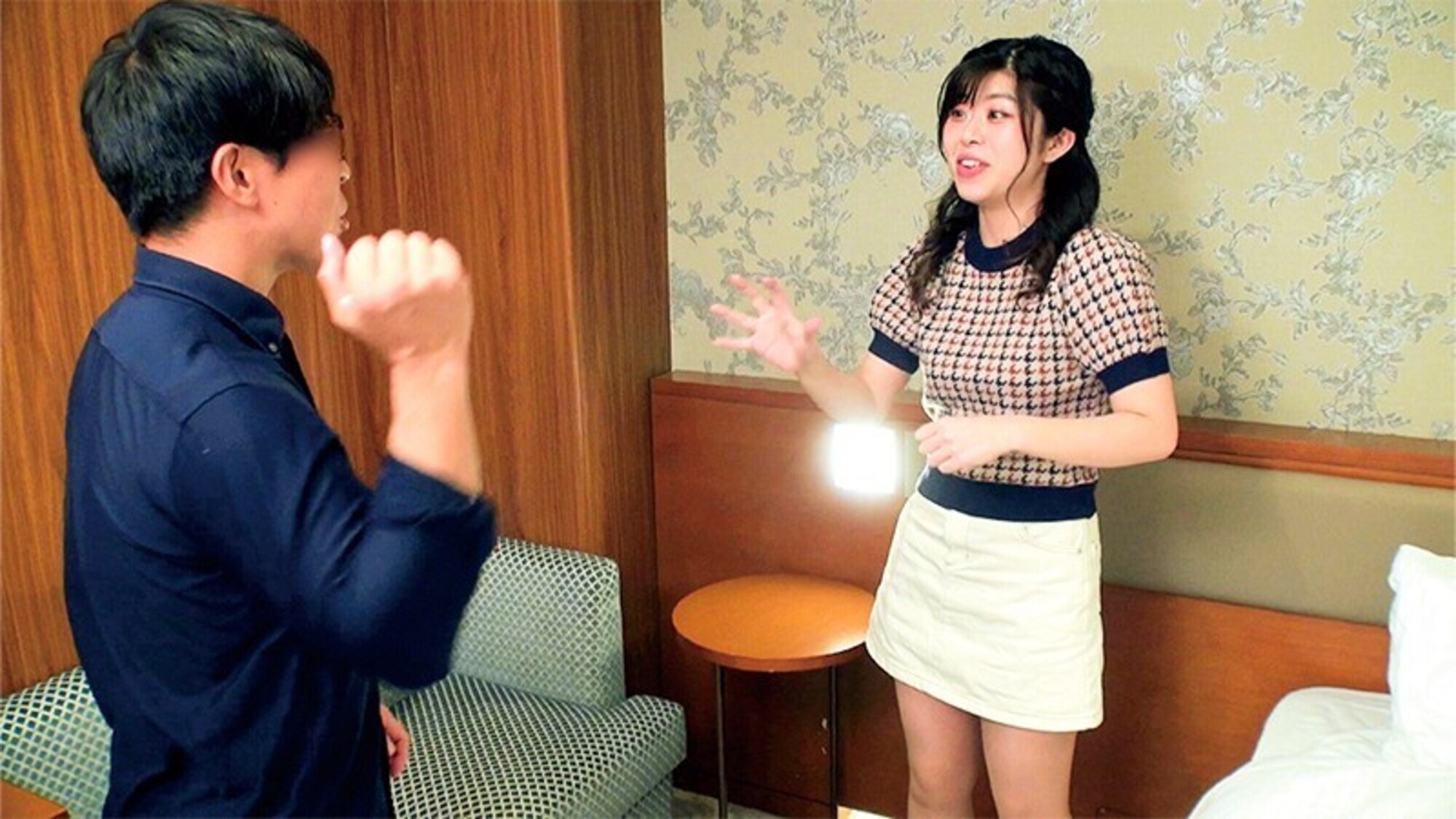 「高学歴の女子大生が普通に生きてたら、まず出会うことのないだろう野球拳で脱衣ムラムラ生中出しセックスに挑戦！ ゆいのちゃんとももちゃん」のサムネイル