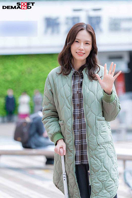 「長身人妻・栗原早苗が自ら懇願する濃厚フェラと中出し|最後のAV出演で魅せた本気の愛」のサンプル画像2枚目