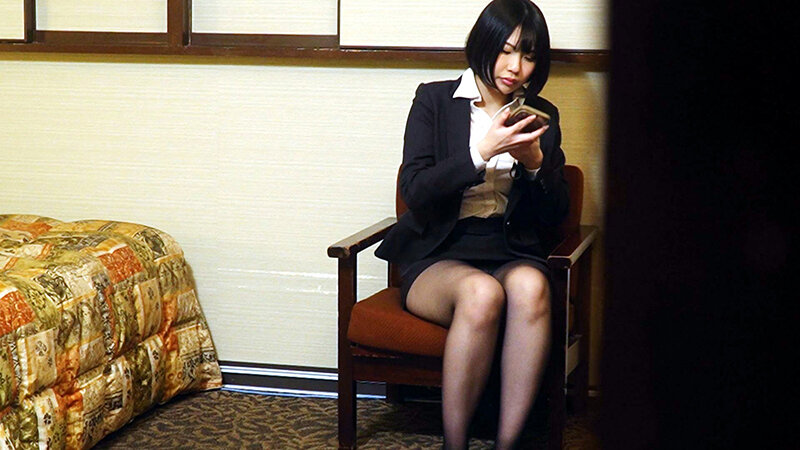 「【素人盗撮】ビジネスホテルで巨乳美女の秘密のオナニーを隠し撮り＃7」のサンプル画像1枚目