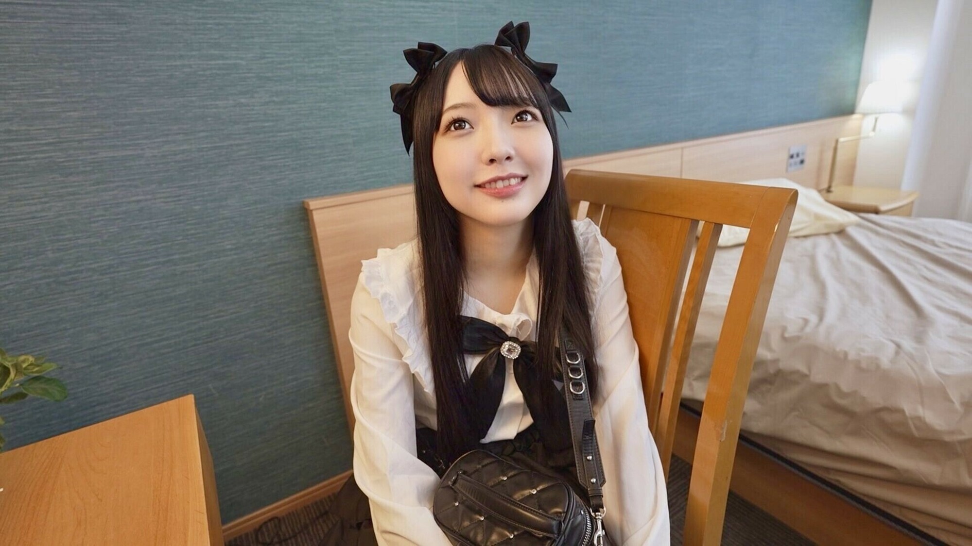 「フレッシュ！令和の美少女が･･･面接と騙されて生ち●ぽを咥えちゃう！玩具でも爆イきしてエロがり！！喉奥イラマ＆クリ中両攻め生中出し」のサムネイル