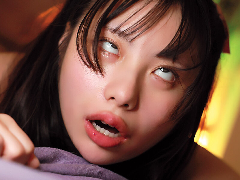 「松井日奈子 美少女アイドルが乱交3P4Pでイラマチオ＆潮吹き中出しに絶頂しまくる過激映像」のサンプル画像17枚目